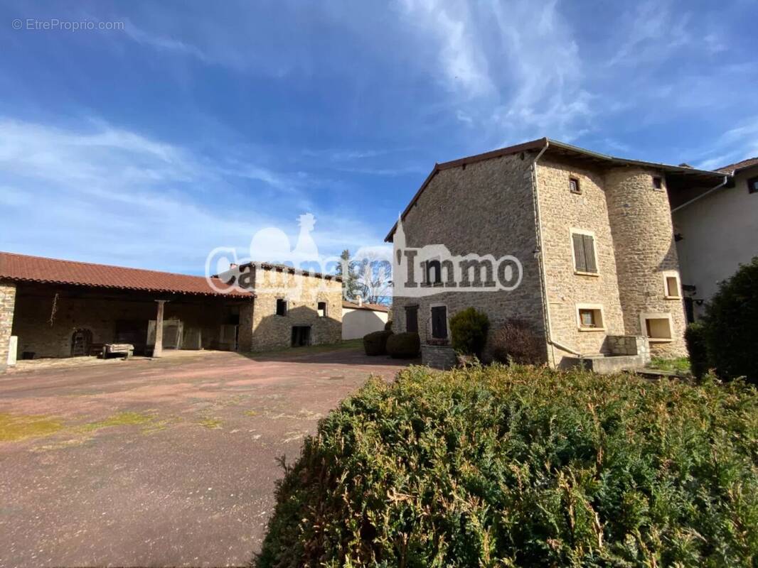 Maison à AMPLEPUIS