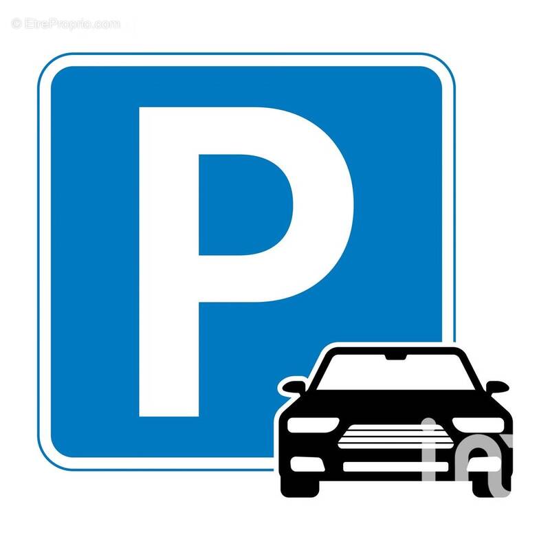Photo 1 - Parking à REIMS