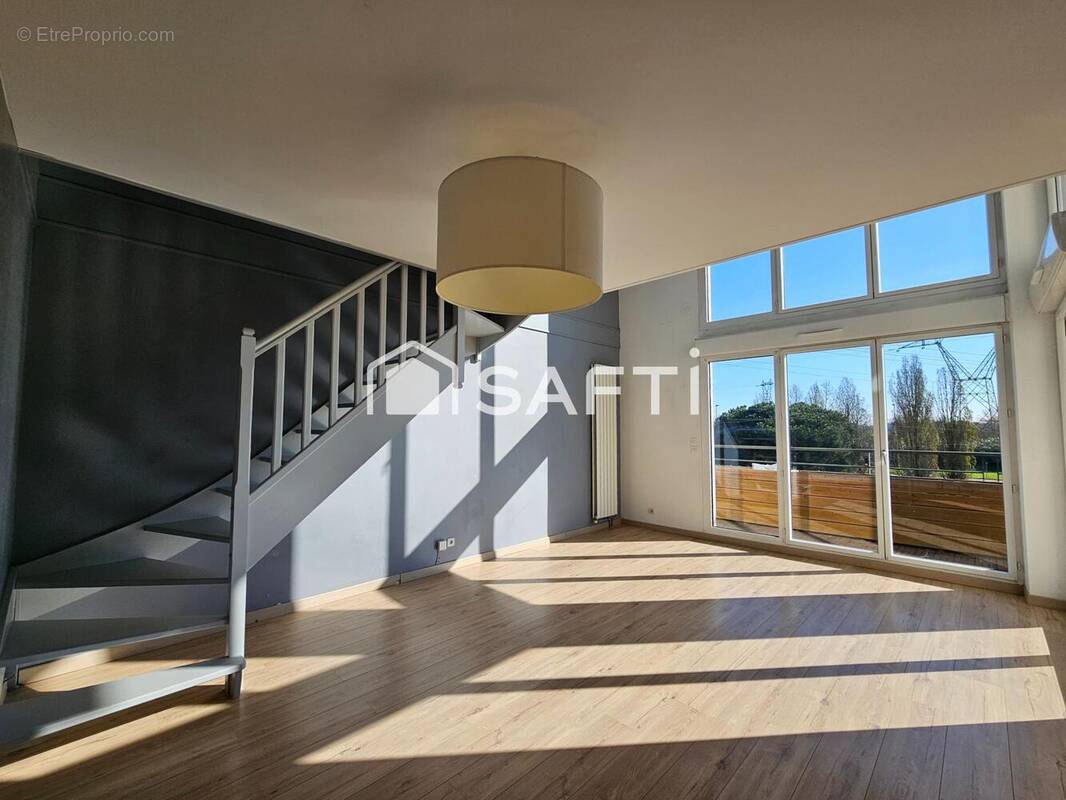 Photo 1 - Appartement à ELANCOURT