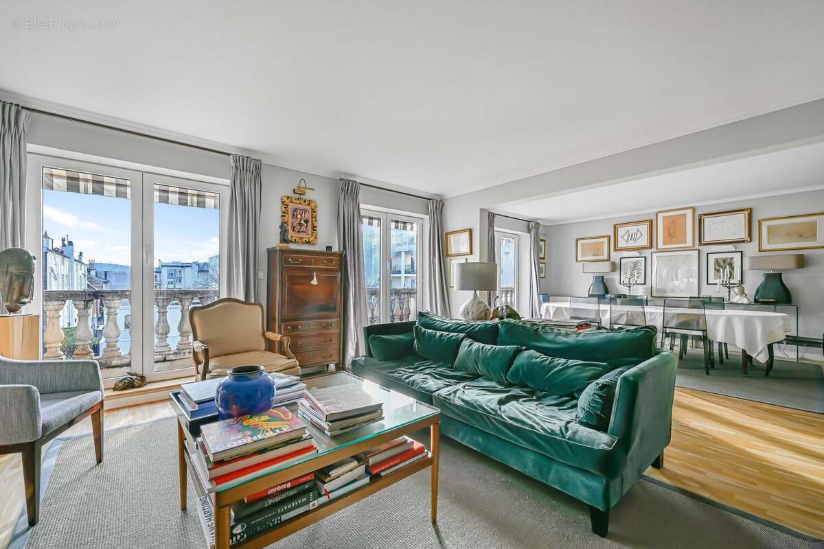 Appartement à SURESNES
