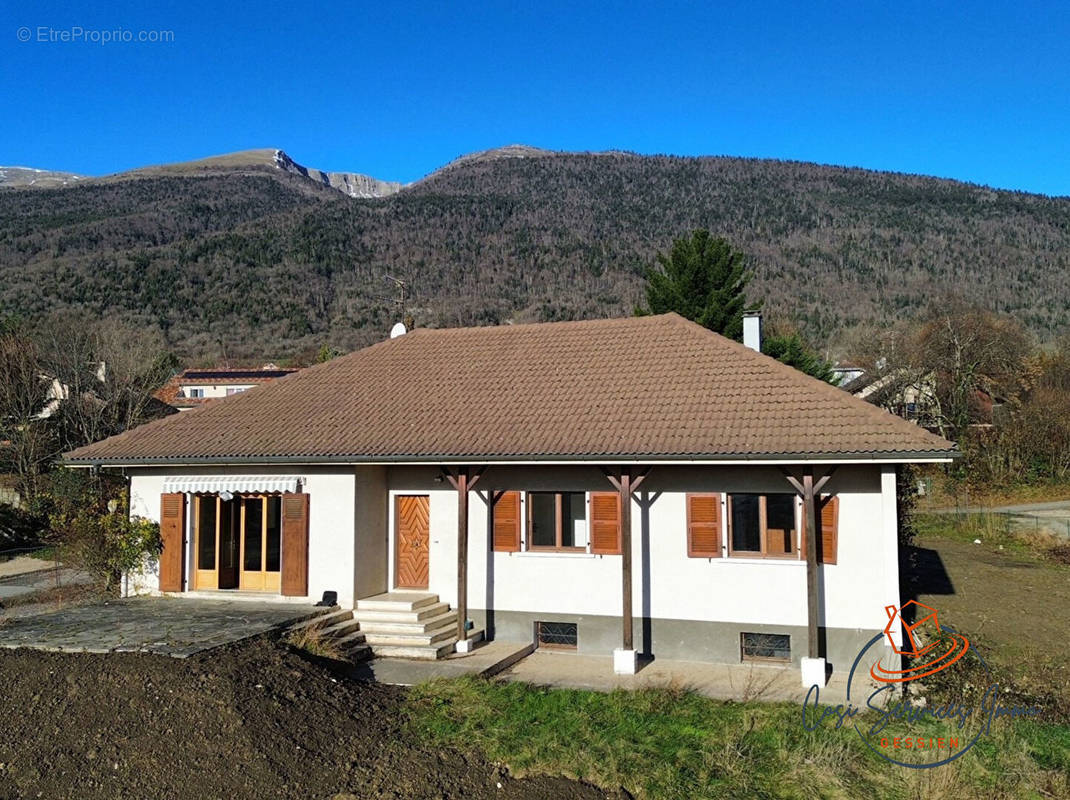 Maison à ECHENEVEX