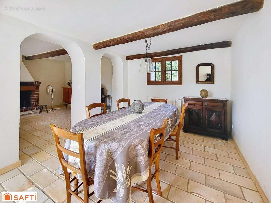 Photo 4 - Maison à LE CASTELLET