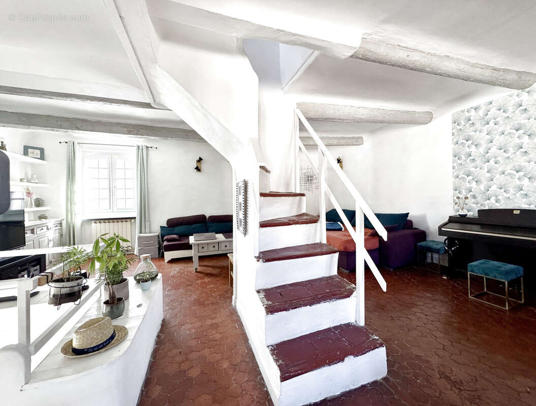 Appartement à MARSEILLE-2E