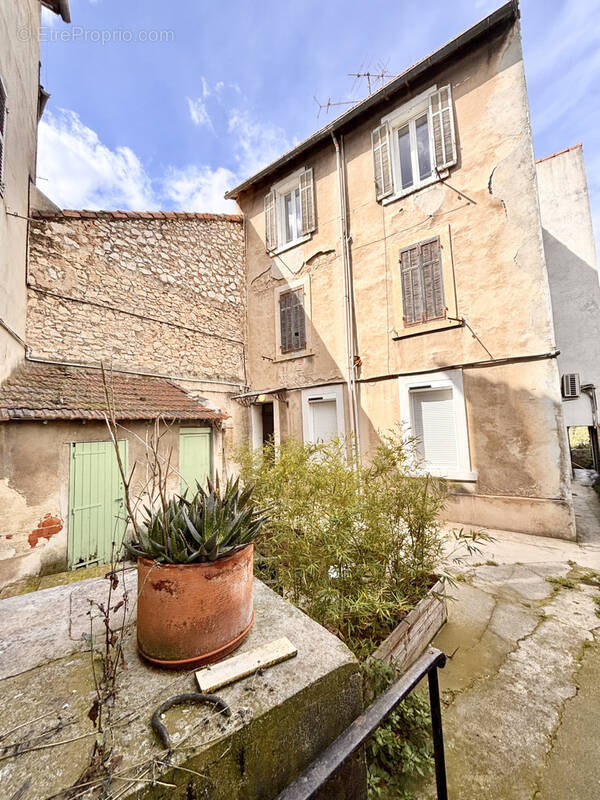 Appartement à MARSEILLE-11E