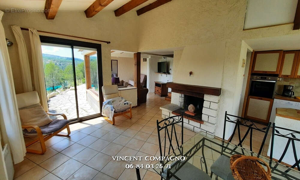 Maison à ESPARRON-DE-VERDON