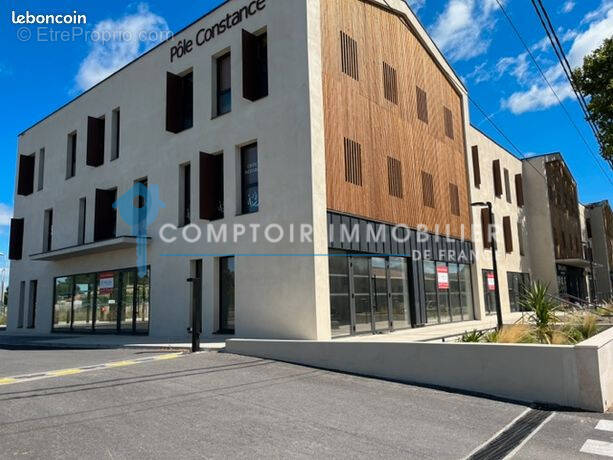 Commerce à AIGUES-MORTES