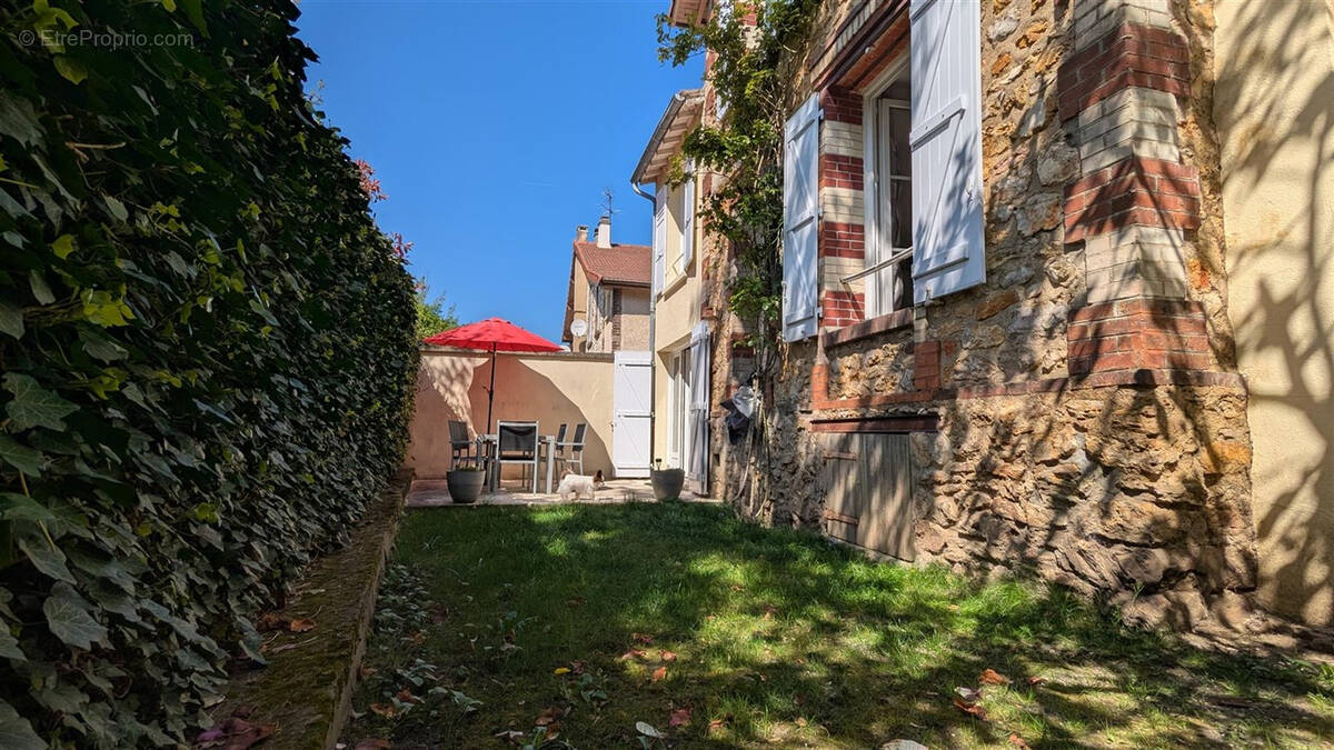 Maison à SAINT-LEU-LA-FORET
