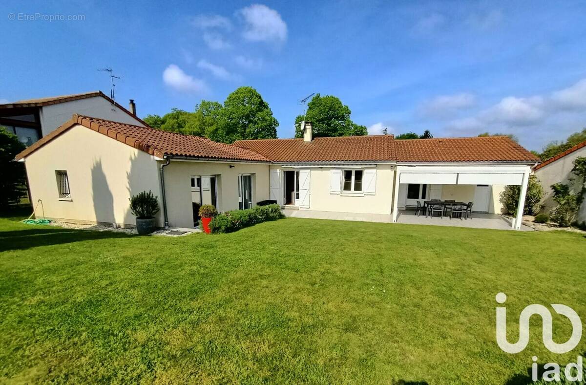 Photo 1 - Maison à VOUNEUIL-SOUS-BIARD