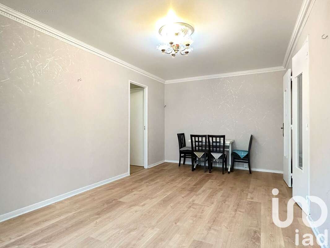 Photo 3 - Appartement à PARIS-19E