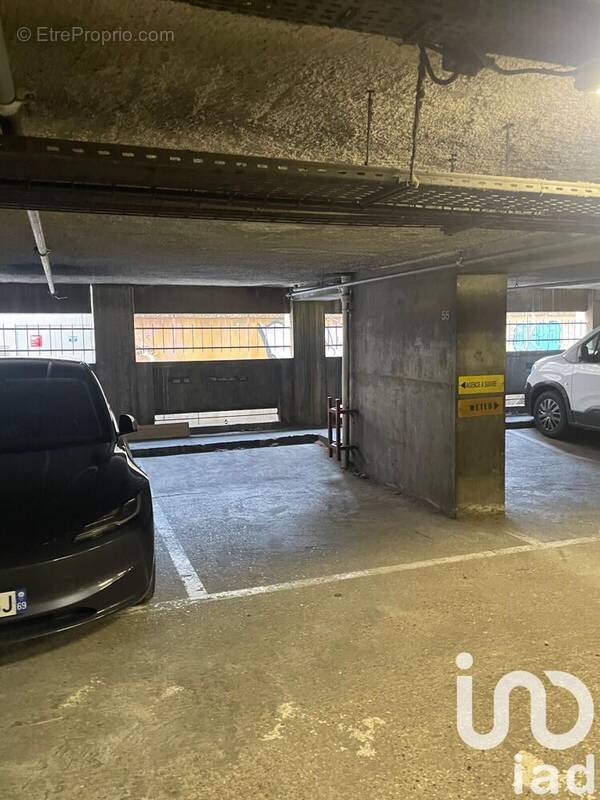Photo 1 - Parking à LYON-3E