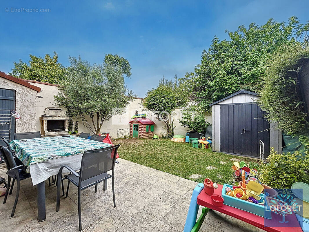 Maison à VIGNEUX-SUR-SEINE
