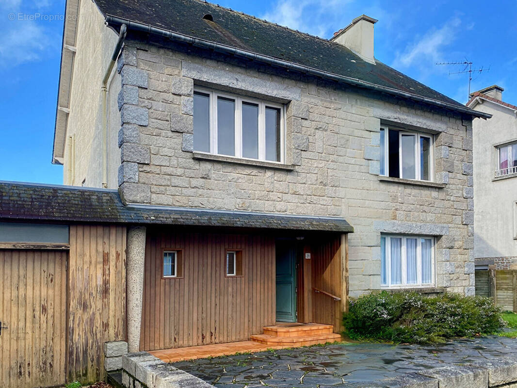 Maison à COMBOURG