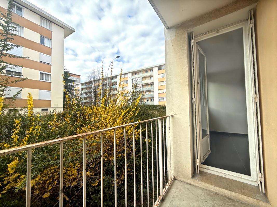 Appartement à CHENOVE