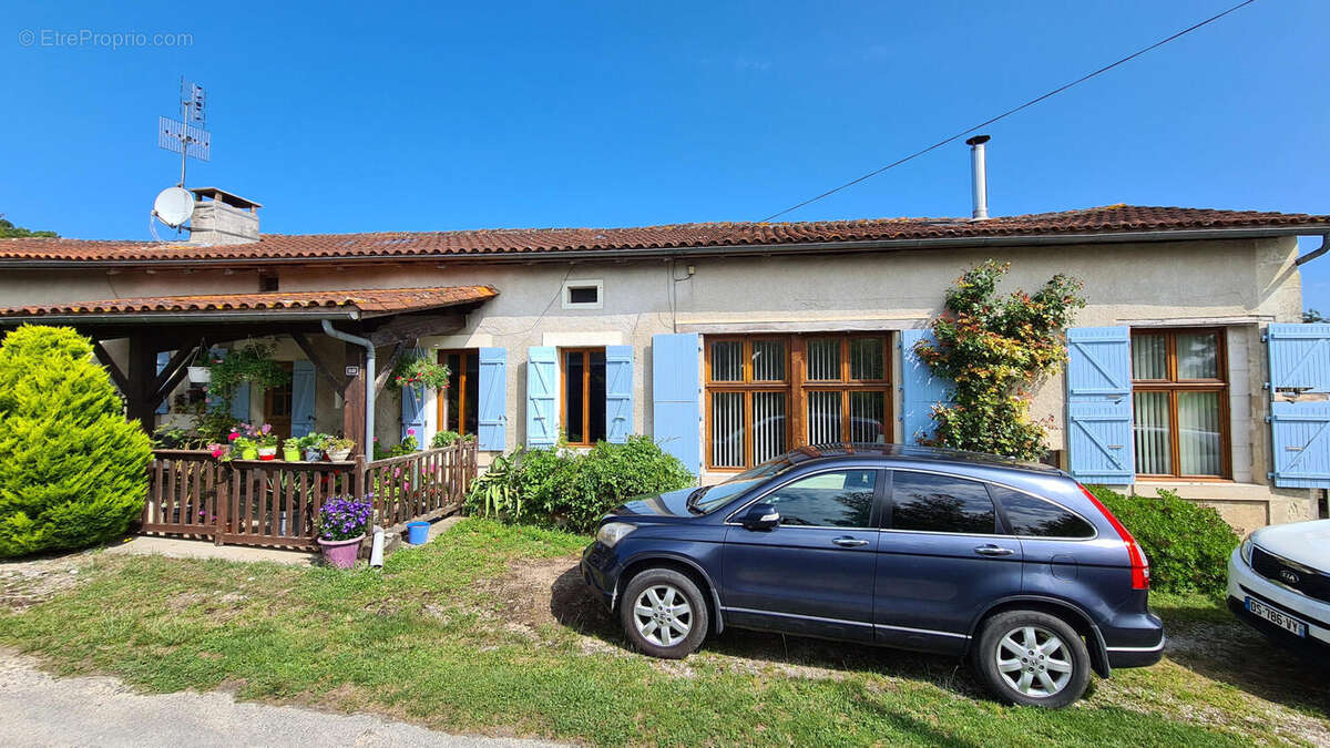 Charente country house with pool for sale . maison - Maison à AUBETERRE-SUR-DRONNE