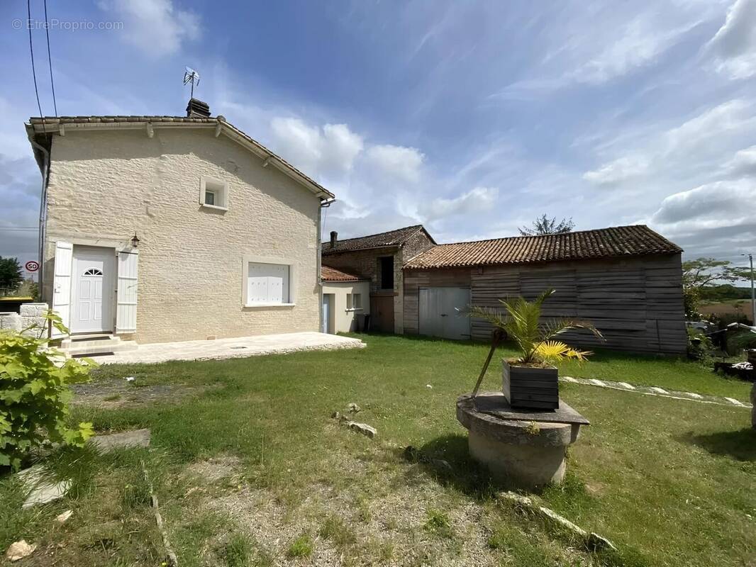 Maison à RUFFEC