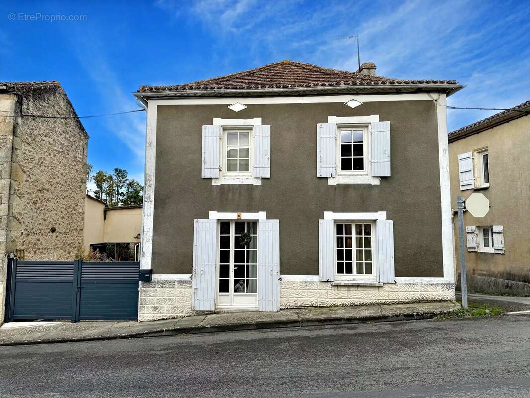 Maison à PELLEGRUE