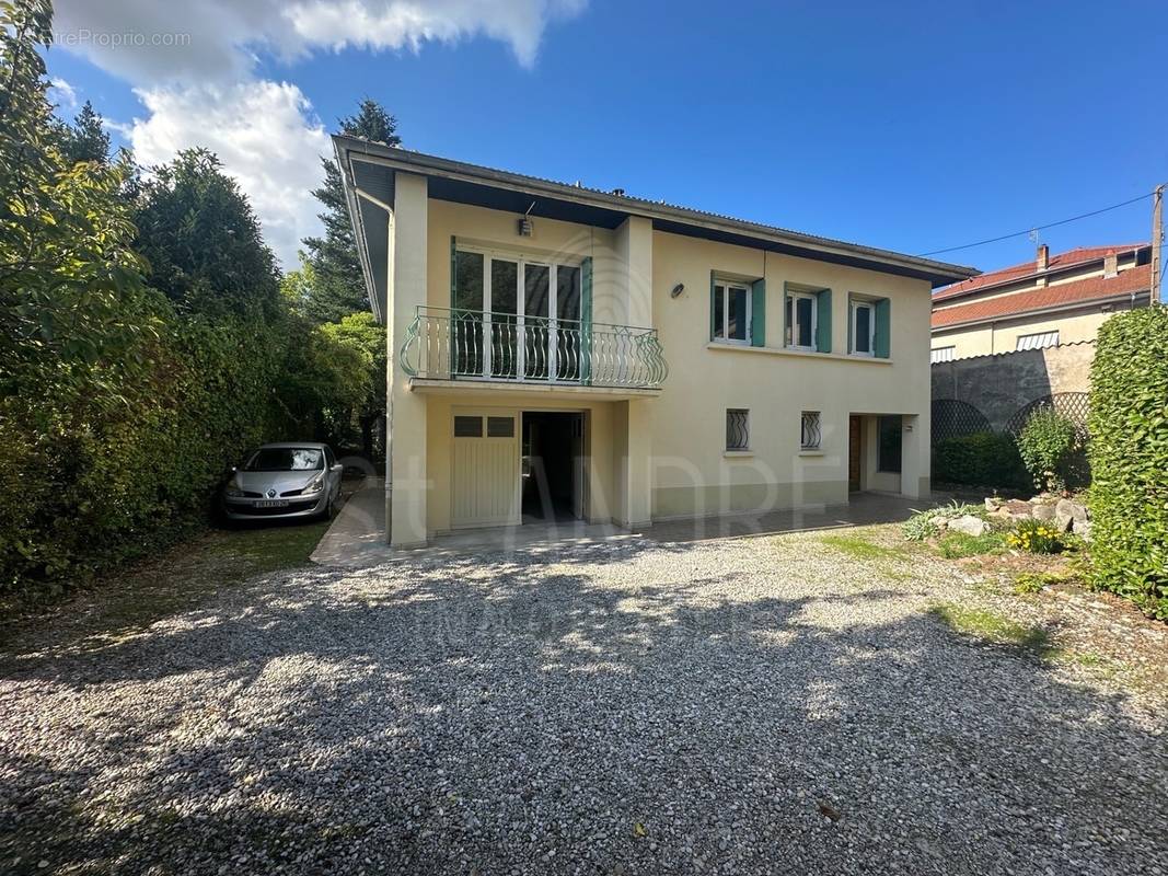Maison à BEAUREPAIRE