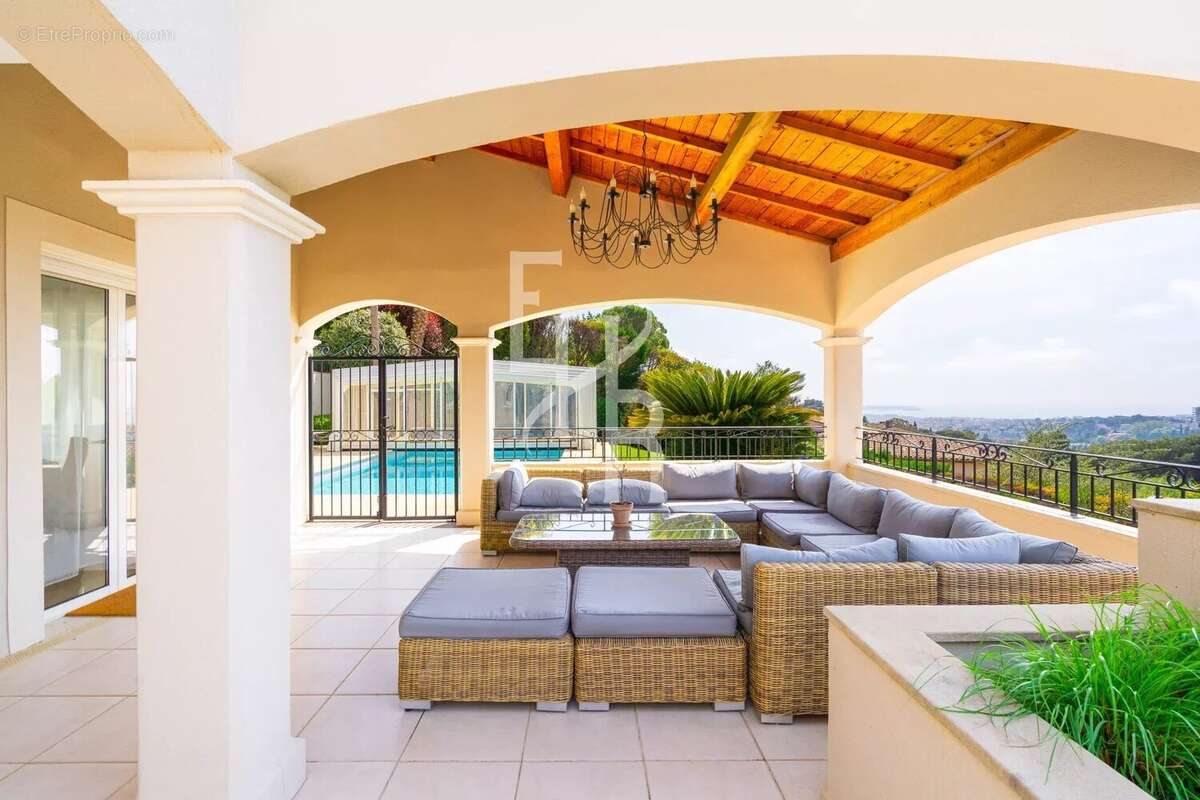 Maison à MOUGINS