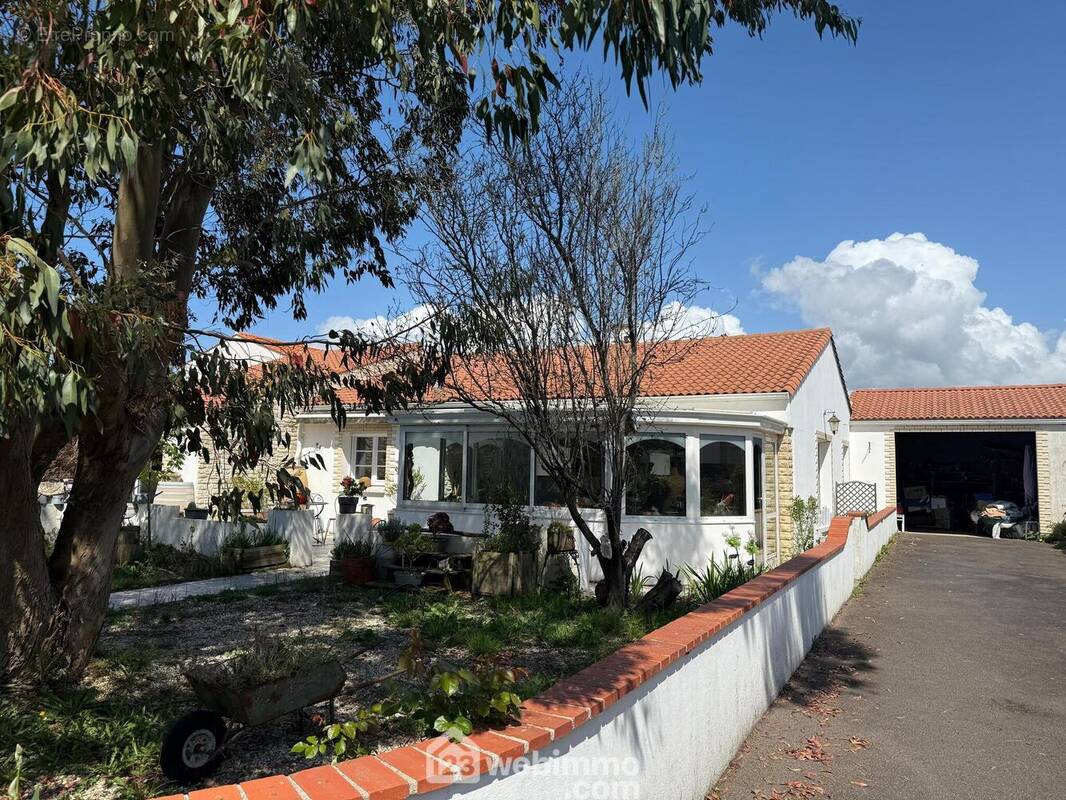 Maison de plain-pied avec véranda - Maison à LA TRANCHE-SUR-MER
