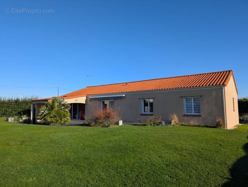 Maison à MAULEON