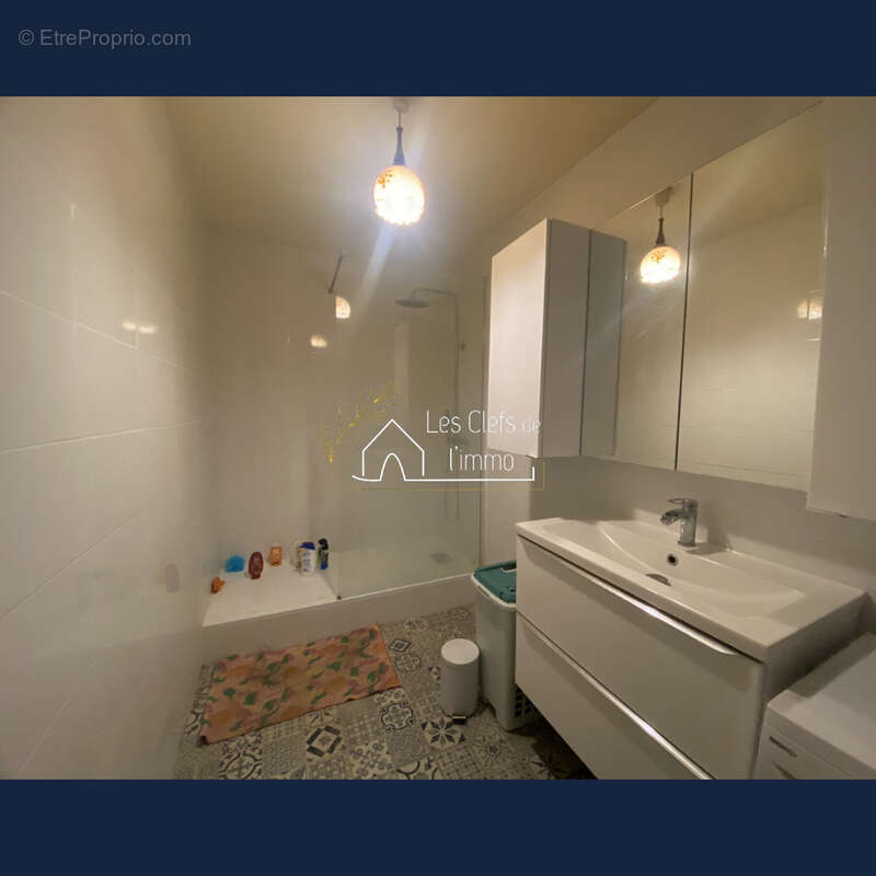Appartement à ONET-LE-CHATEAU