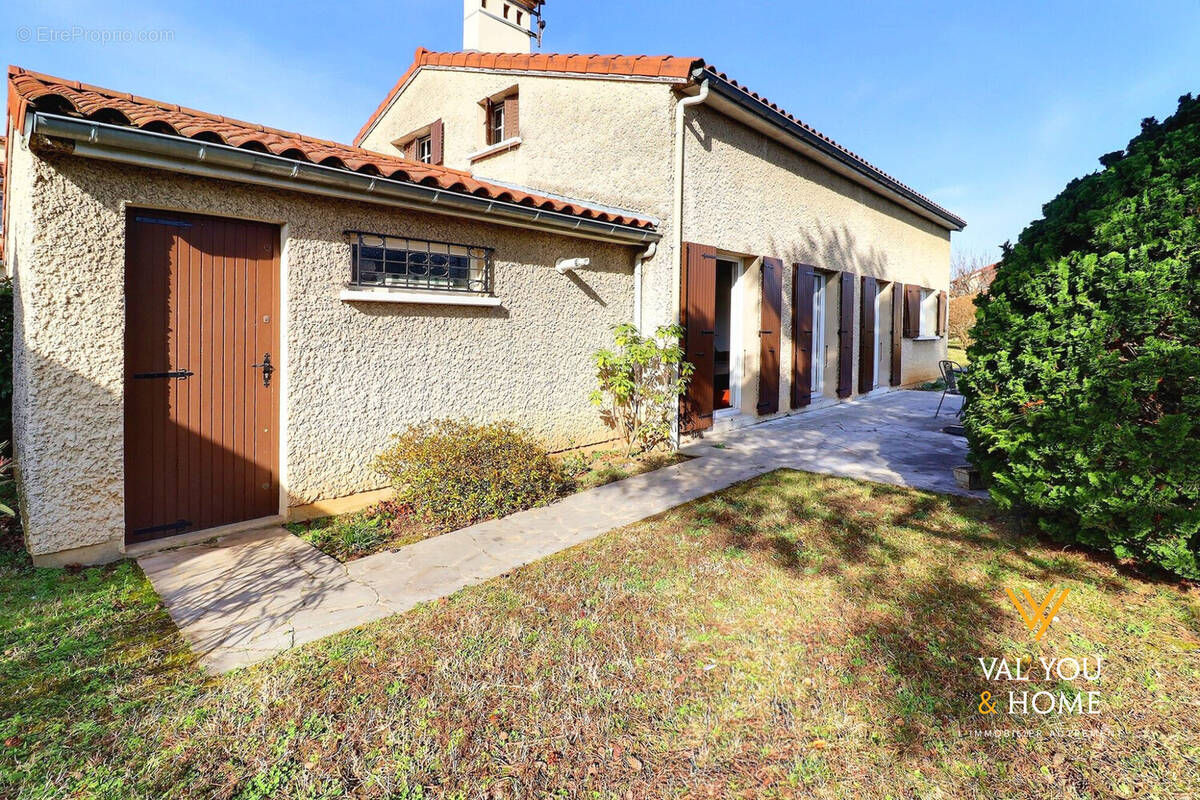 Maison à SAINT-GENIS-LAVAL
