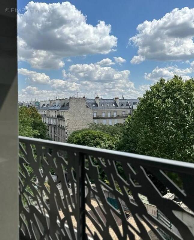 Appartement à PARIS-8E