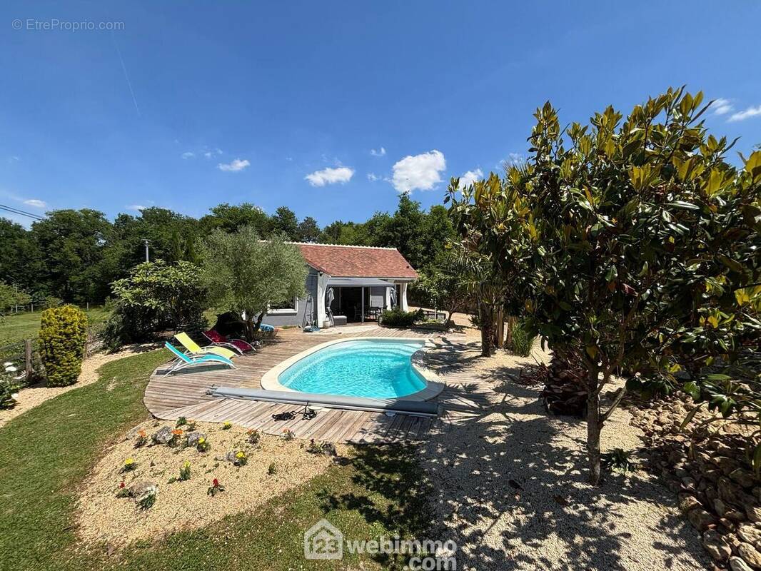 Villa contemporaine sur les hauteurs du Châtelleraudais. - Maison à CHATELLERAULT
