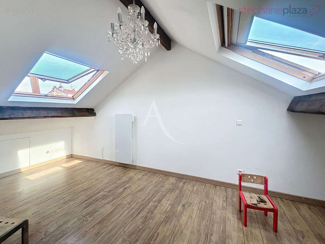 Appartement à SURESNES