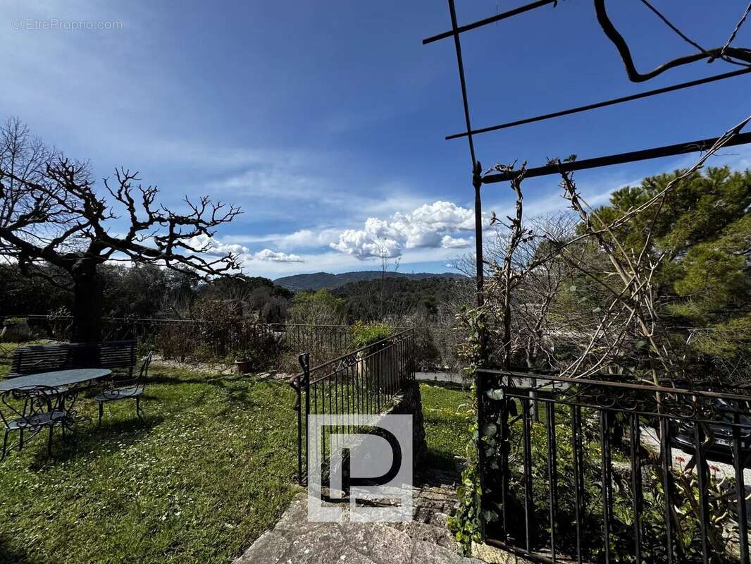 Maison à MOUGINS