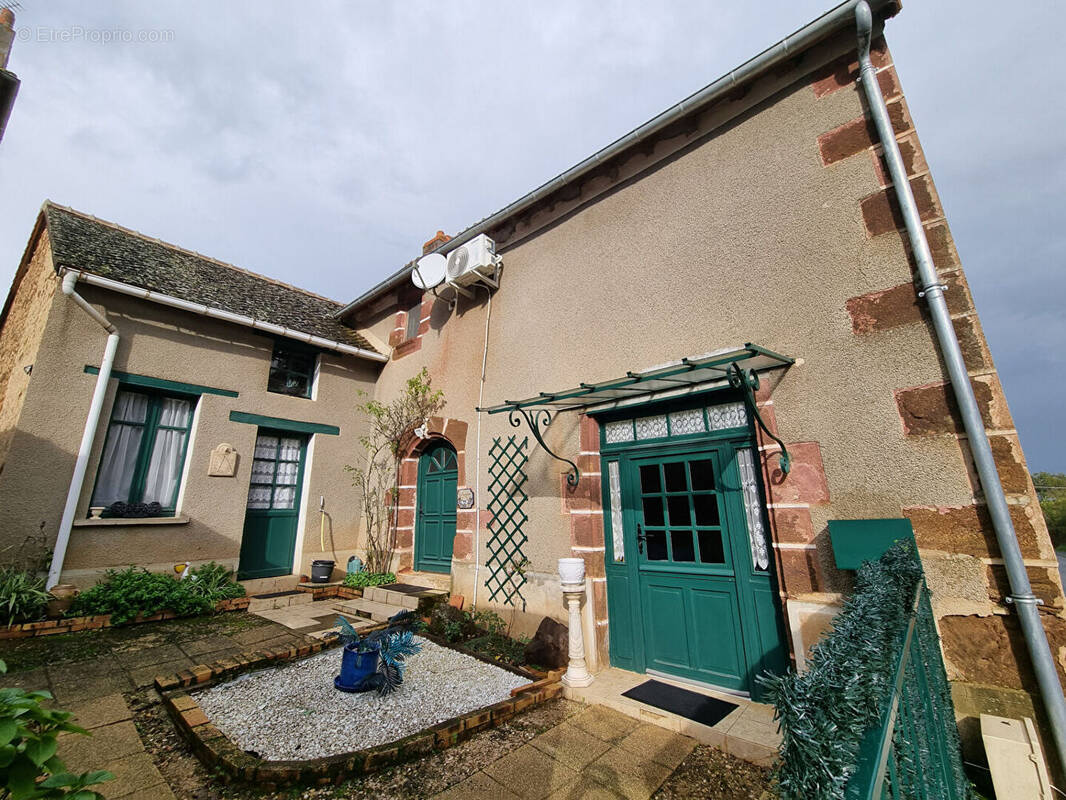 Maison à CHAILLAC