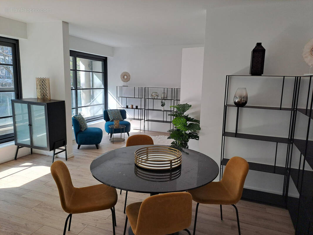 Appartement à PARIS-15E