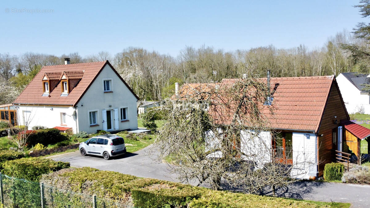 Maison à SAINT-JEAN-LES-DEUX-JUMEAUX