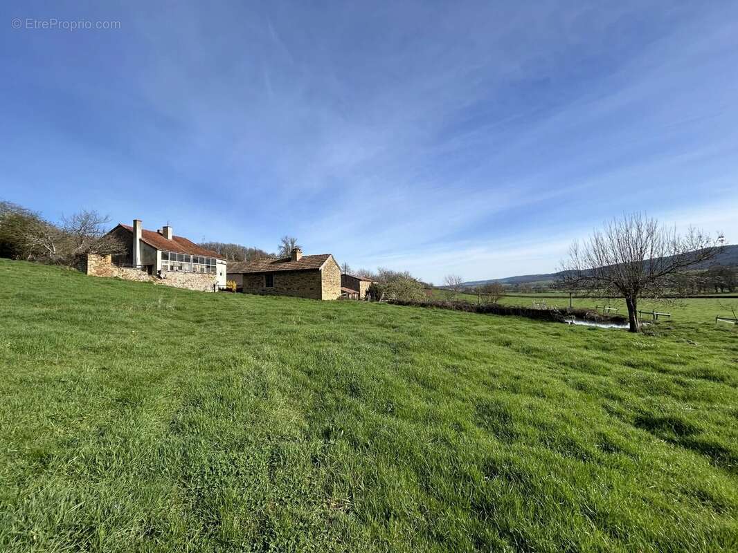 Maison à CLUNY