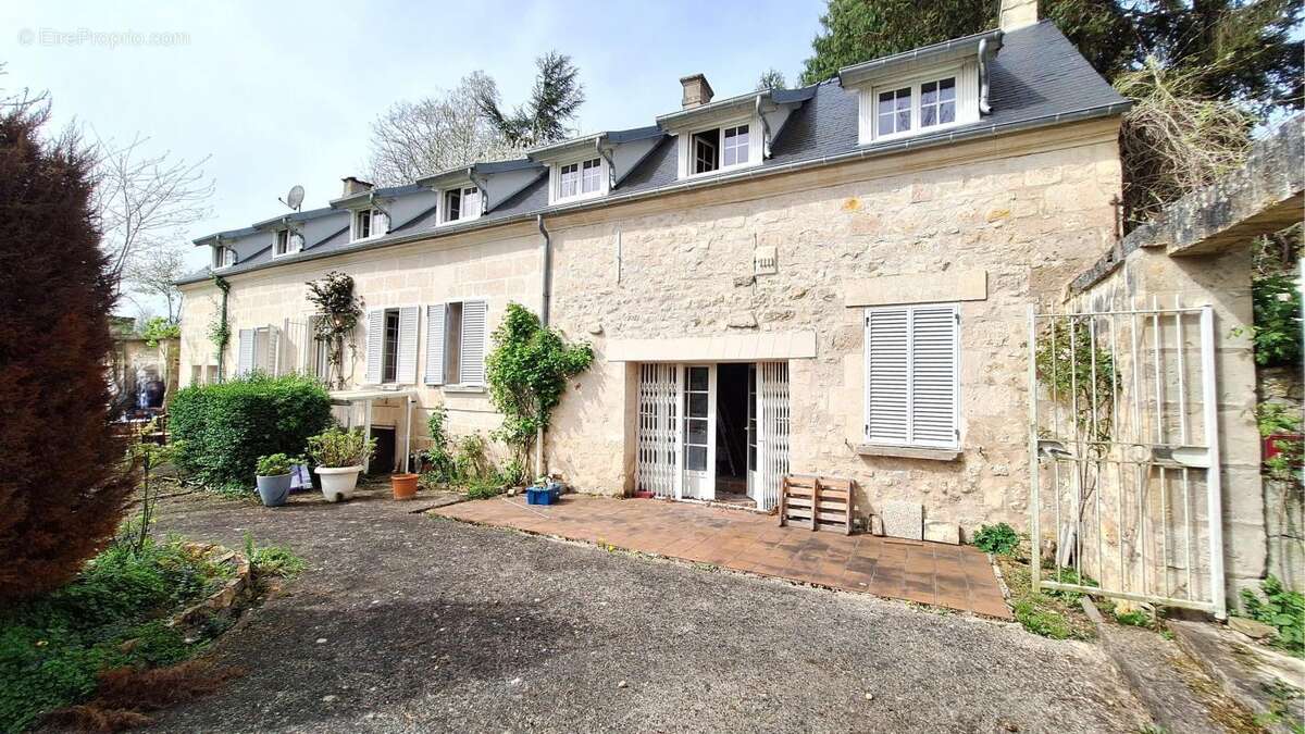 Maison à PIERREFONDS