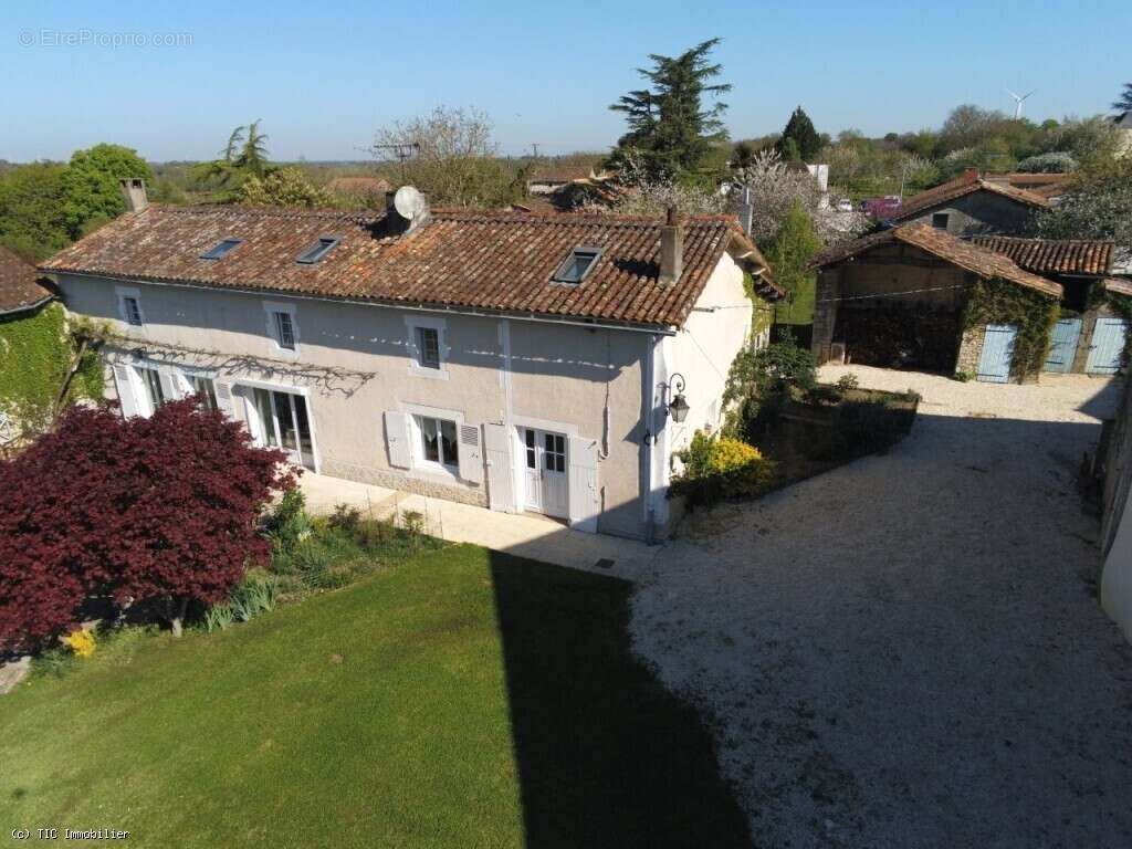 Maison à CIVRAY