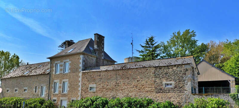 Maison à LECOUSSE