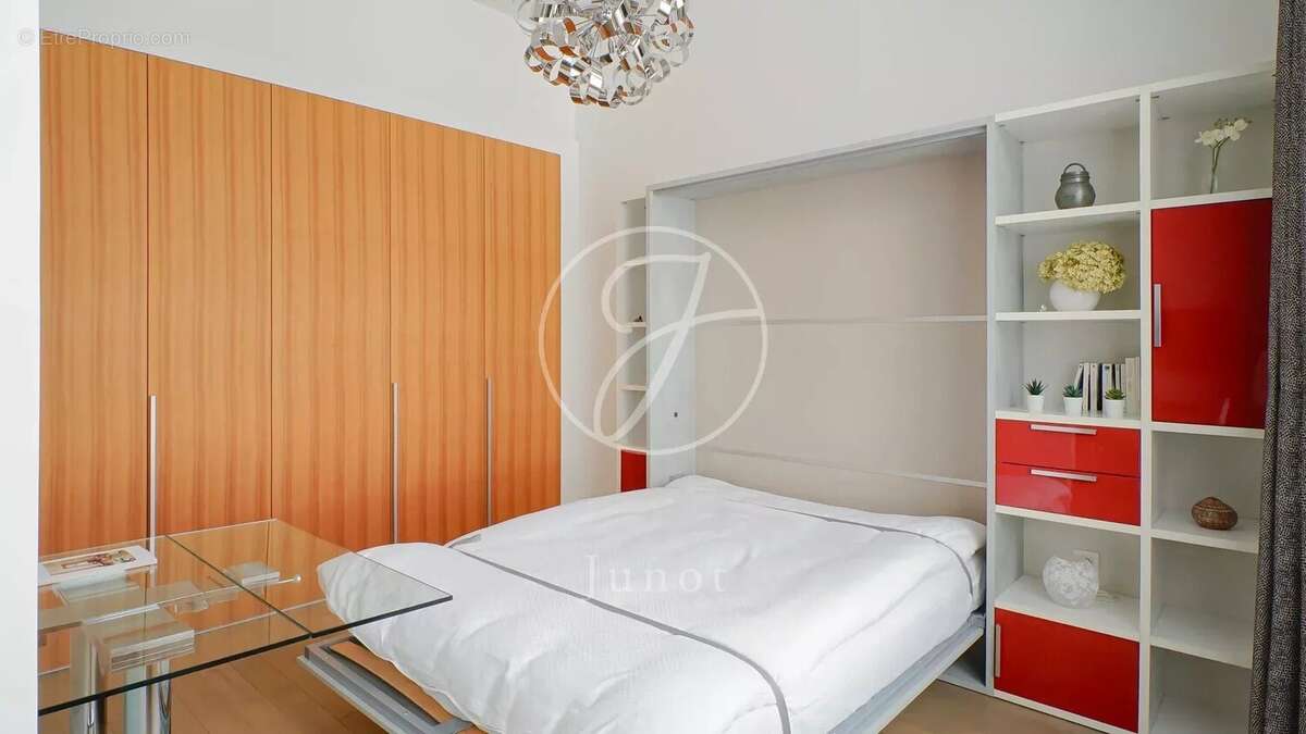 Appartement à PARIS-7E