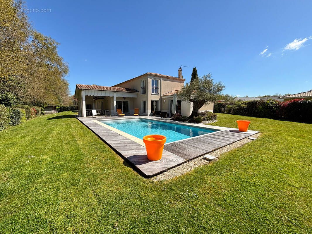 Maison à SAINT-SULPICE-ET-CAMEYRAC