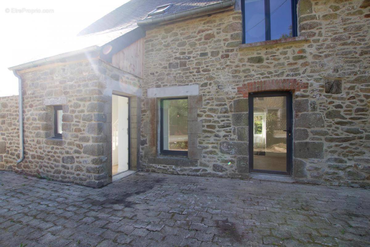 Maison à LE TRONCHET