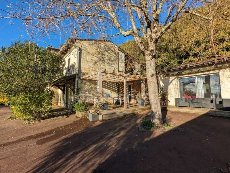 Maison à QUINSAC