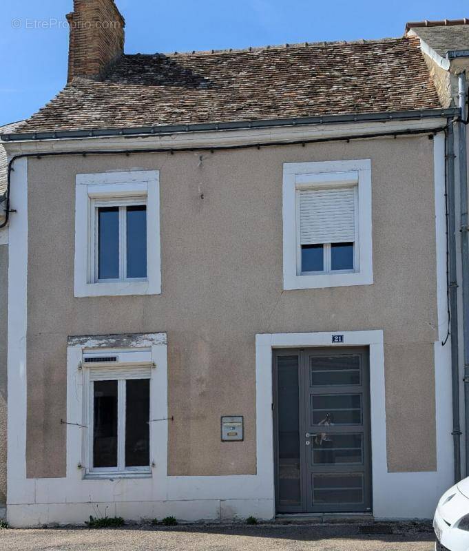 Maison à MEZERAY