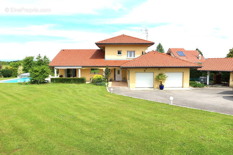 Maison à LARRINGES