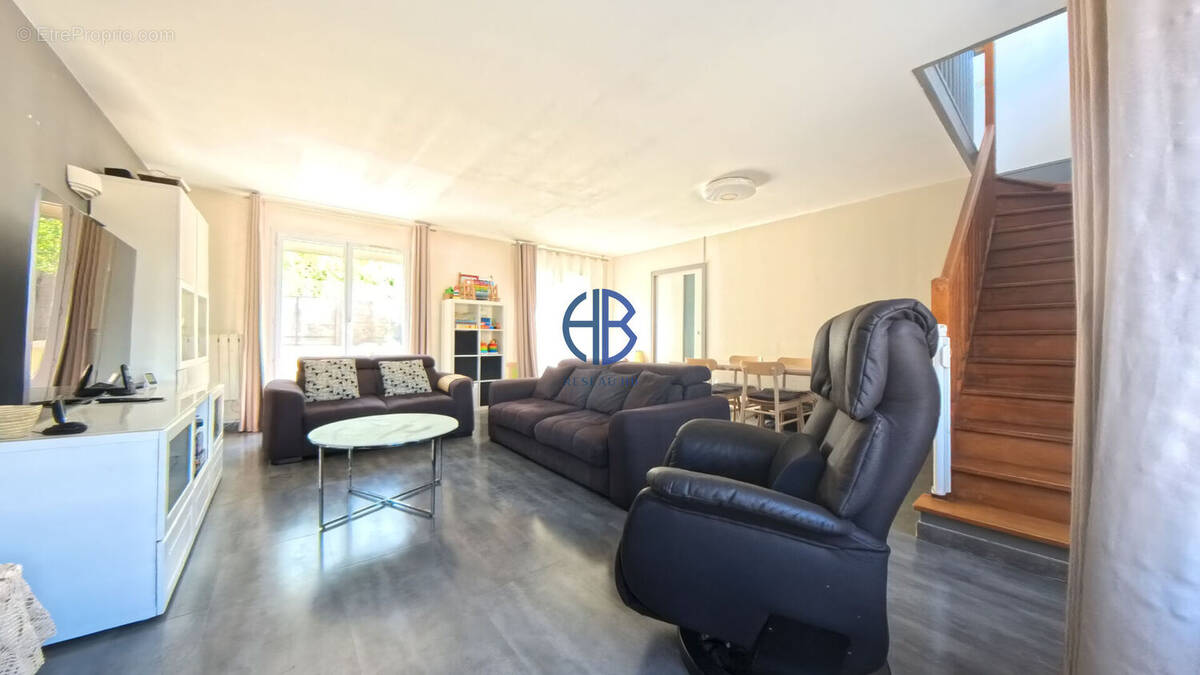 Appartement à STAINS