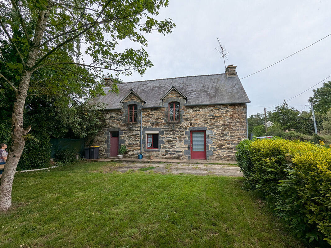 Maison à CARENTOIR