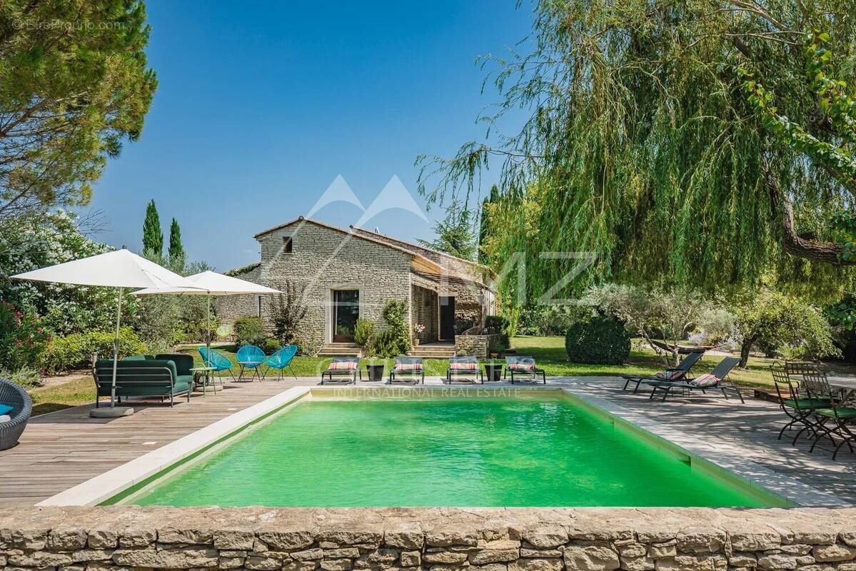 Maison à GORDES
