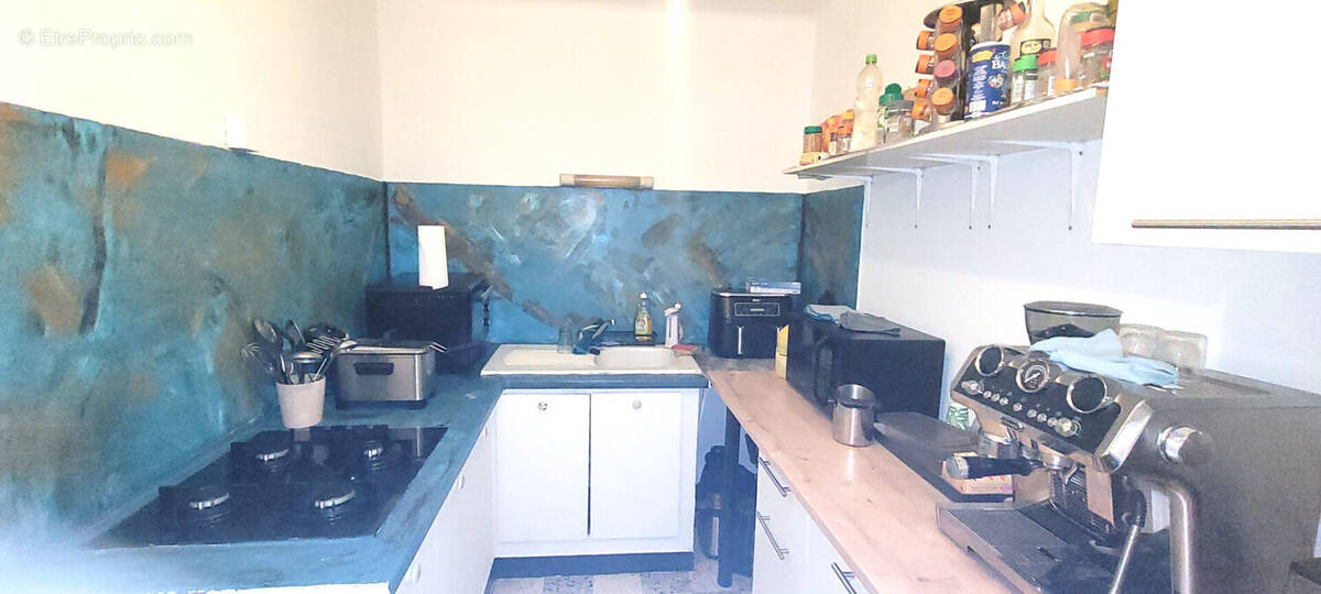 Appartement à ENTRAIGUES-SUR-LA-SORGUE