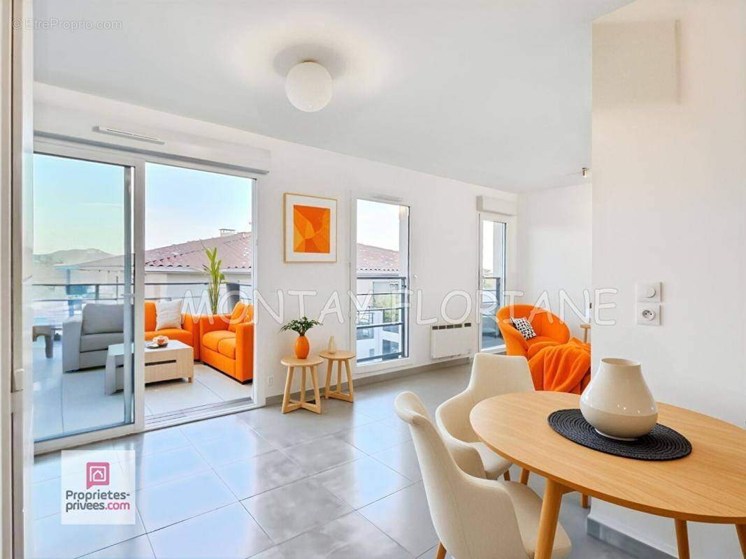 Appartement à ROQUEBRUNE-SUR-ARGENS