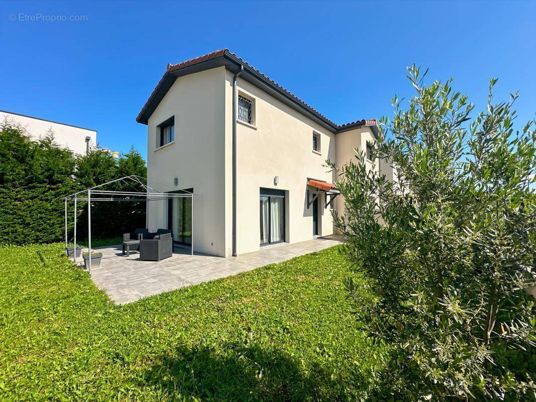 Maison à BOURG-LES-VALENCE