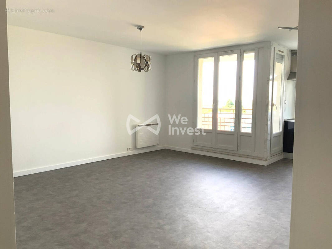 séjour lumineux - Appartement à TORCY